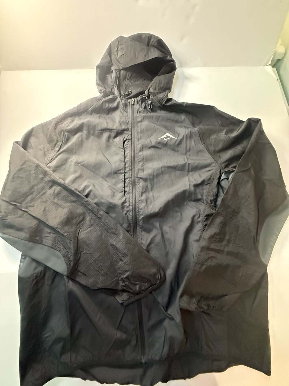 Nike Trail Windbreaker Size L Black Jacket
